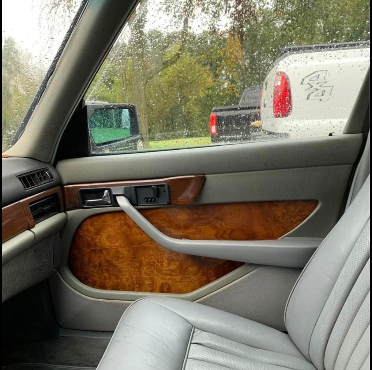 Pre-Merger AMG W126 Wooden Tray Tables & LWB Door Inserts - Image 20