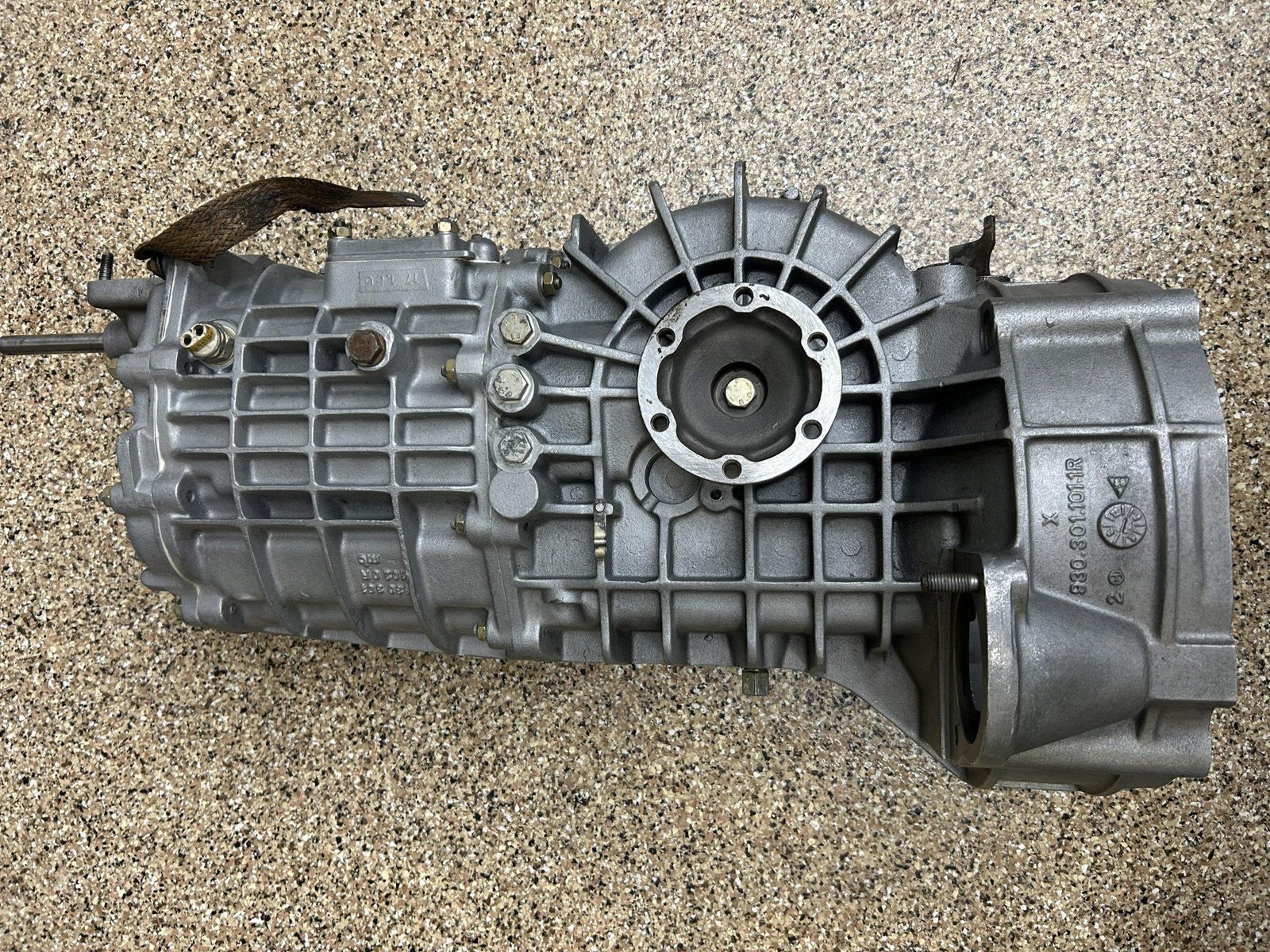 Porsche 930 Transaxle - Image 6