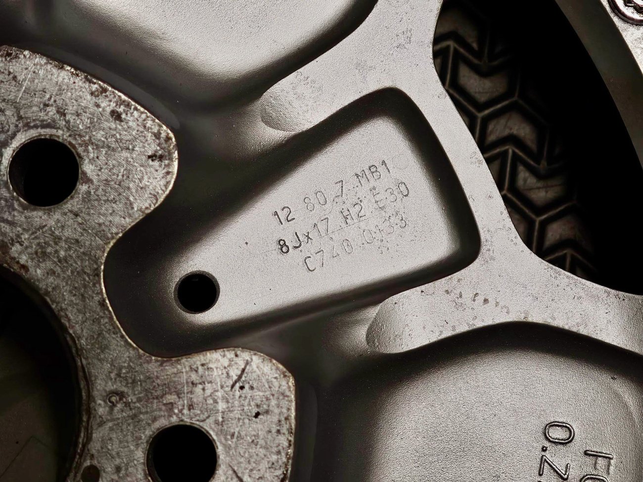 Squared 17" AMG Aero III Wheels for W124 - Image 6