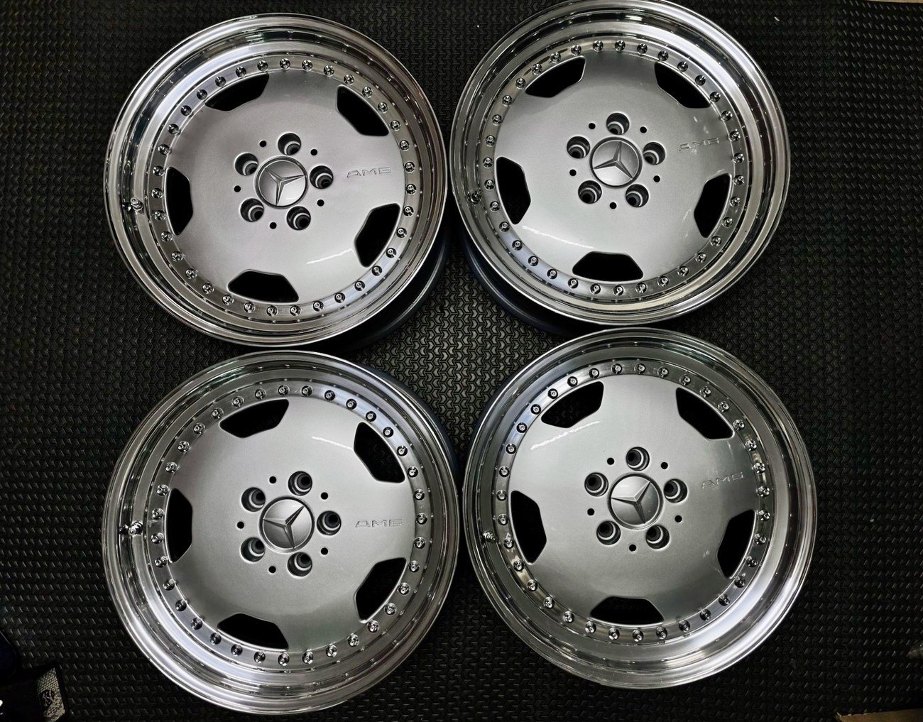 Squared 17" AMG Aero III Wheels for W124