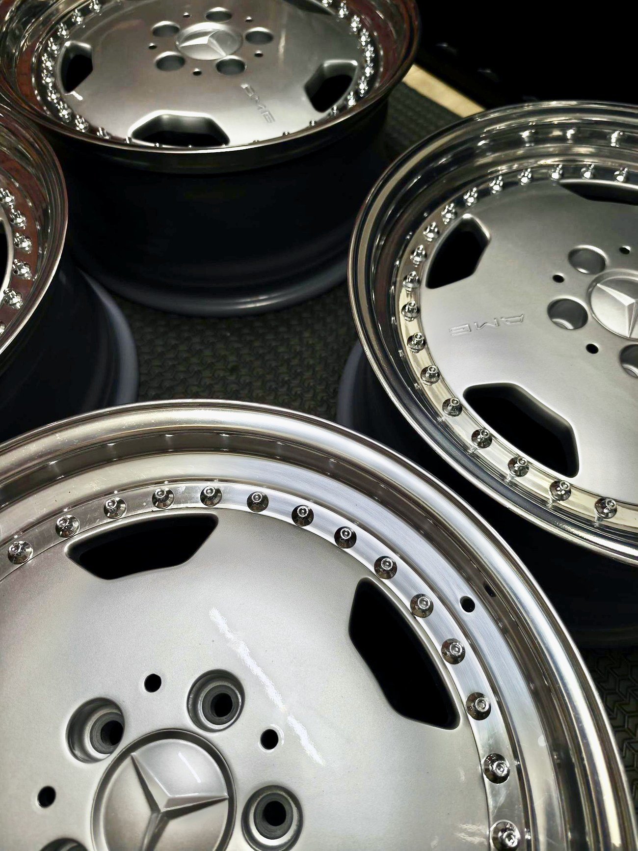 Squared 17" AMG Aero III Wheels for W124 - Image 13