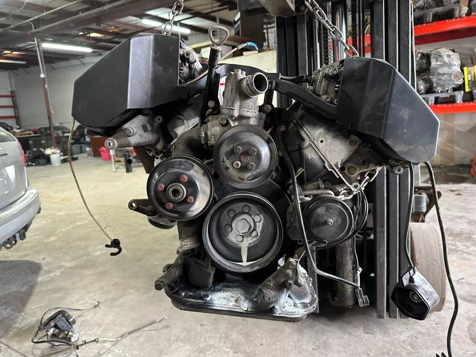 Mercedes-Benz SL500 R129 – 5.0L V8 M119 Engine - Image 10