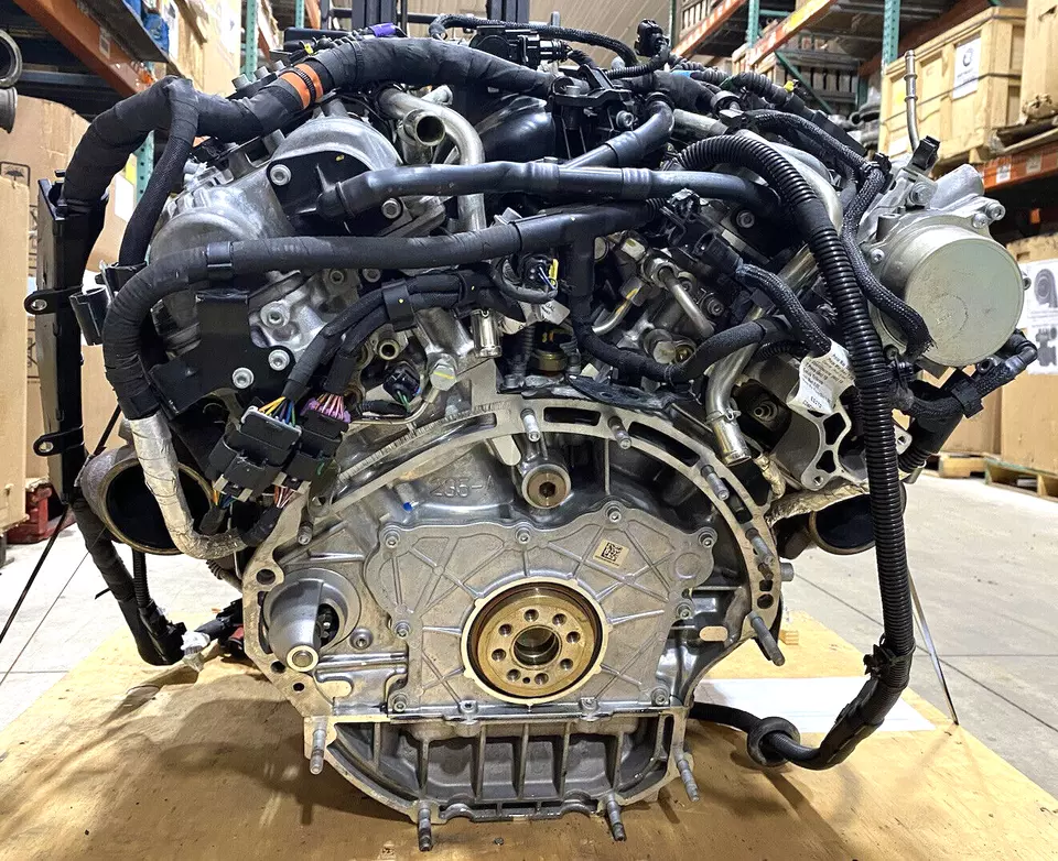 2016 Maserati Levante V6 3.0L M156E 430 HP Twin Turbo Engine 06700321700