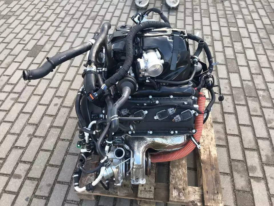 2018 MCLAREN 570S ENGINE COMPLETE MOTOR 3.8L 600 MILES - Image 2