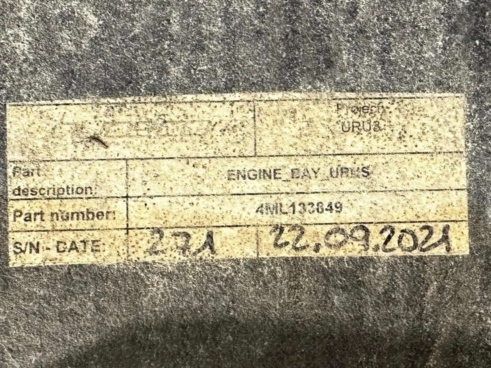 Lamborghini Urus Carbon Engine Cover - Image 2