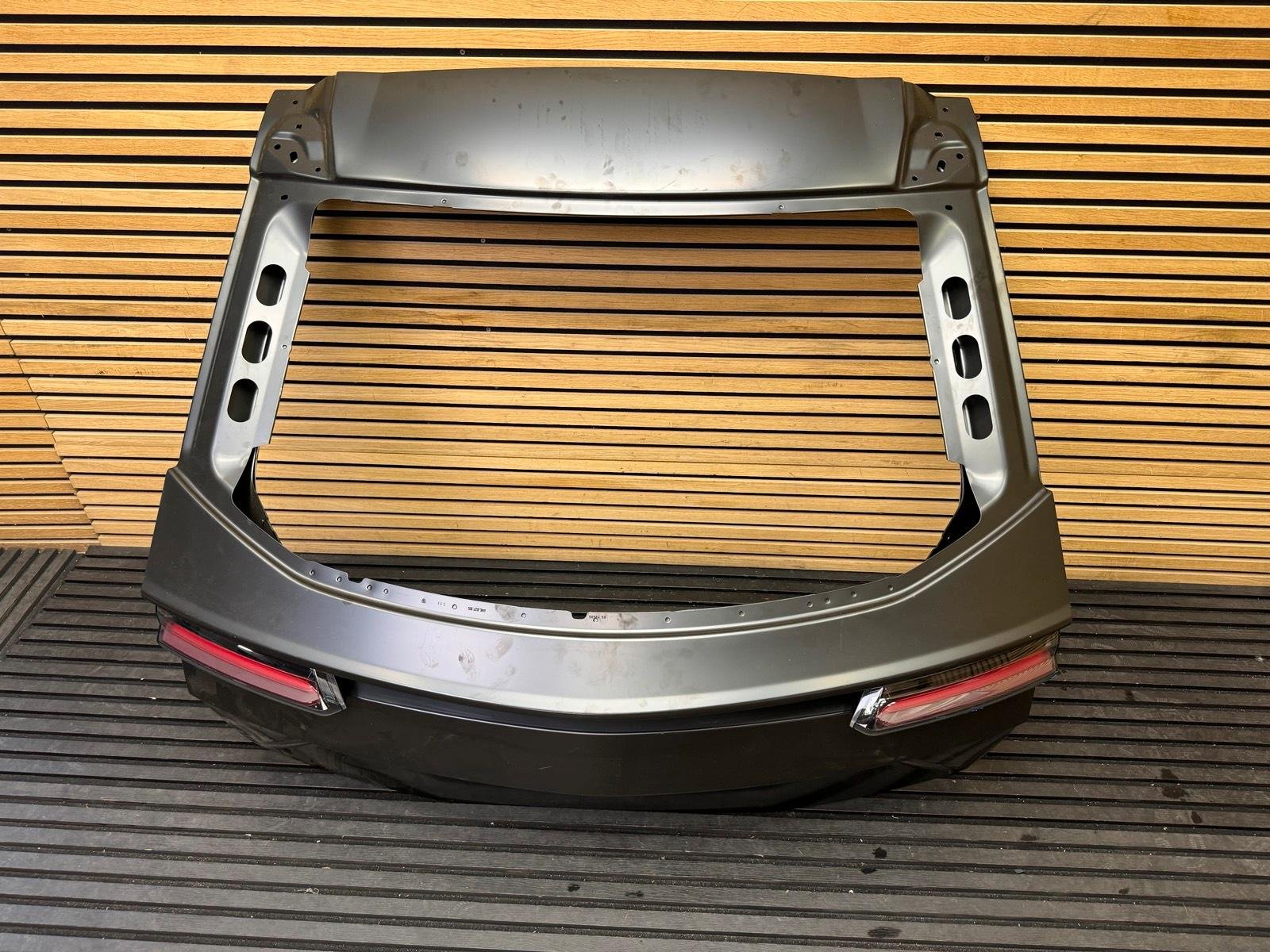 Lamborghini Urus Tailgate - Image 7