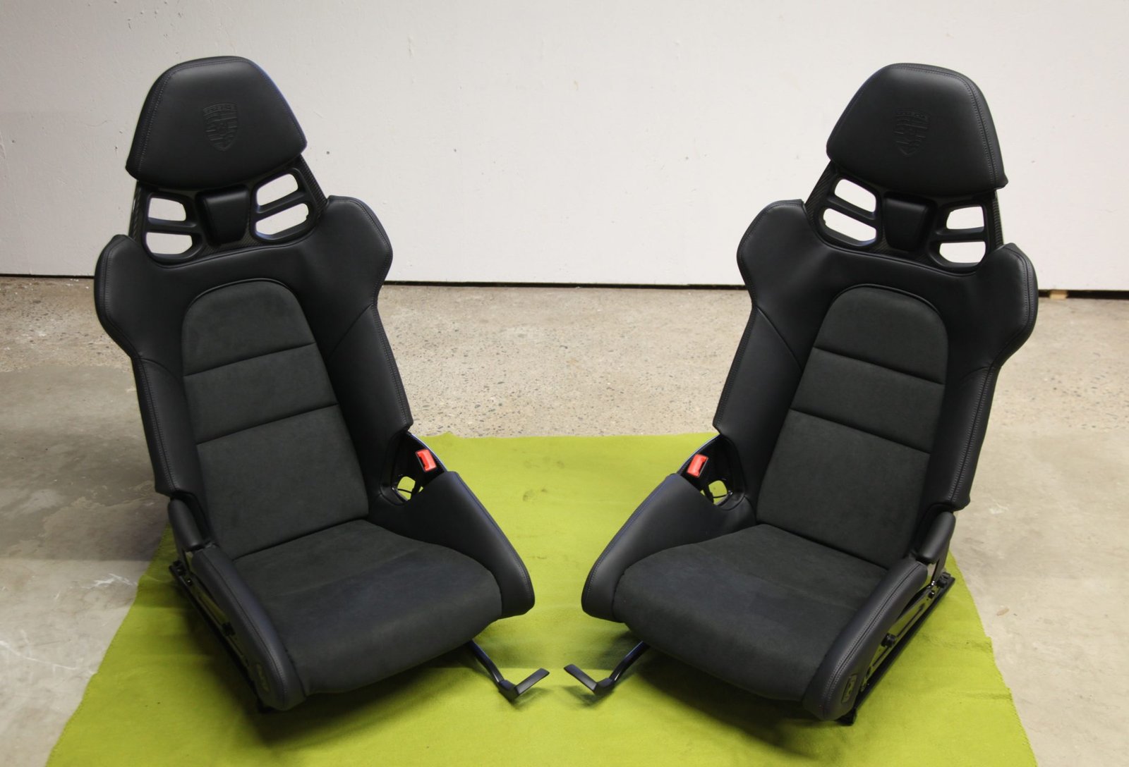 Porsche 992 Bucket Seats - Image 15