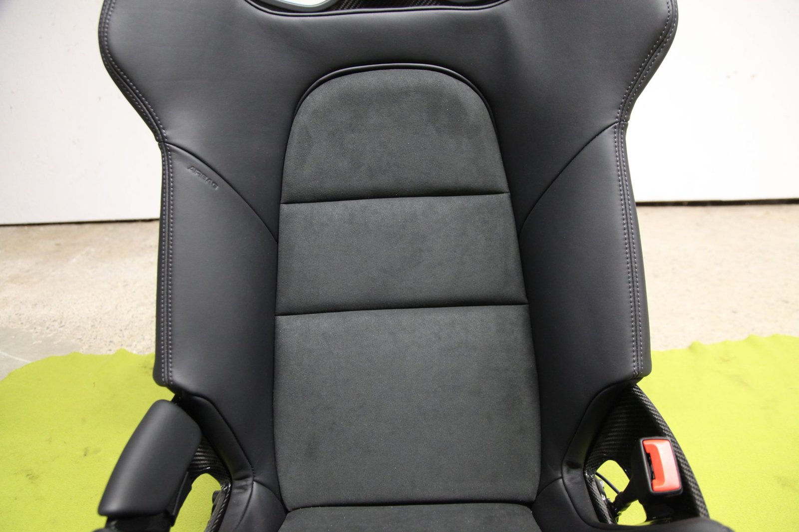 Porsche 992 Bucket Seats - Image 3