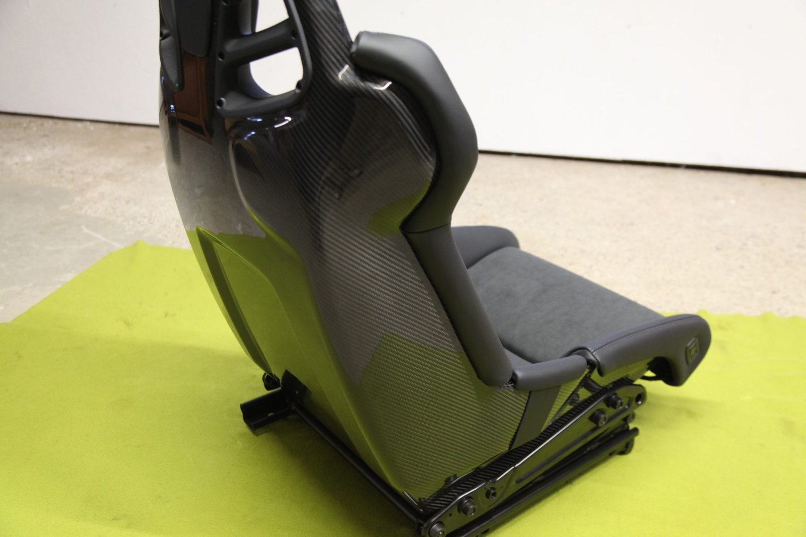 Porsche 992 Bucket Seats - Image 8
