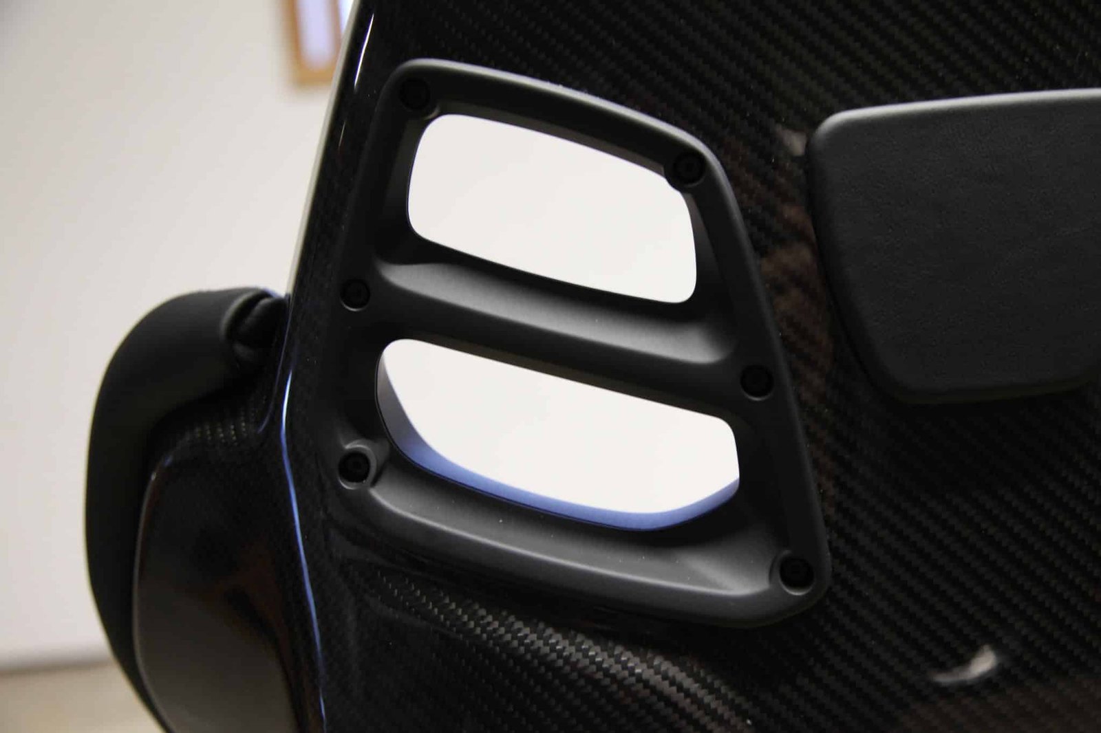 Porsche 992 Bucket Seats - Image 9