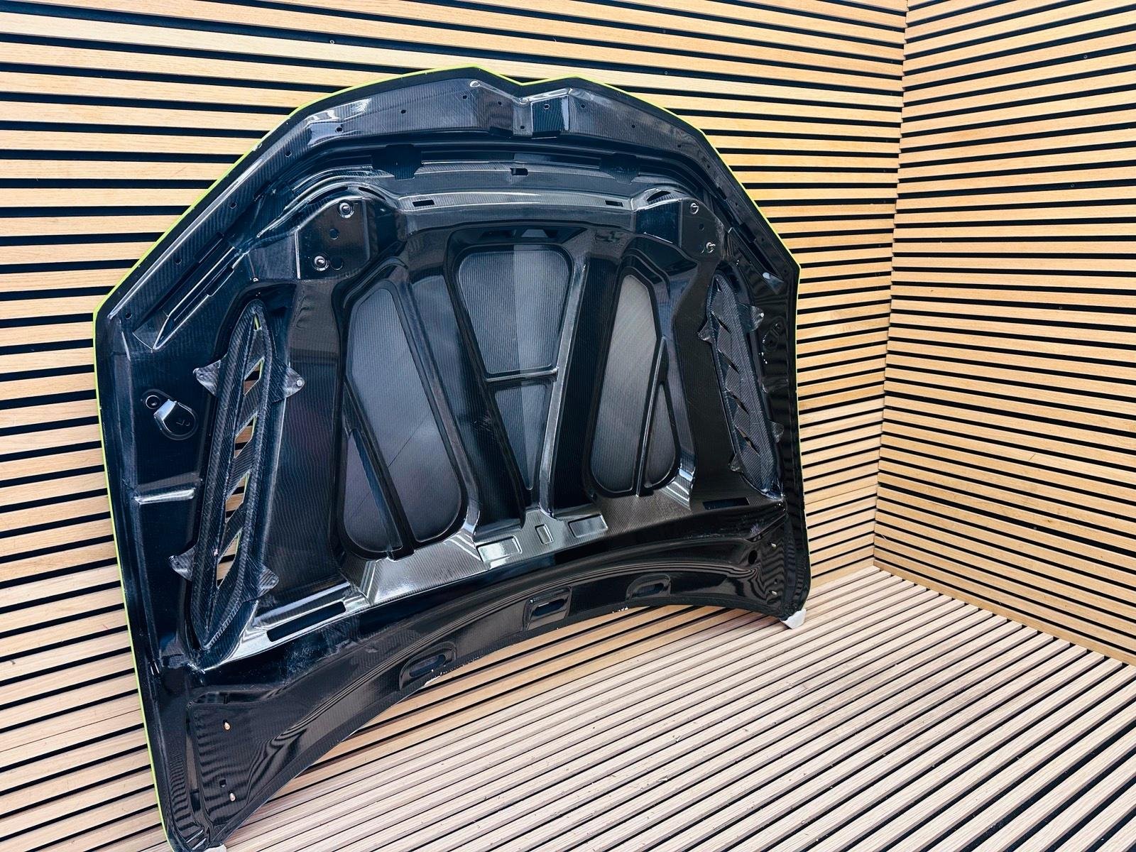 Lamborghini Urus Performante Carbon Hood - Image 5