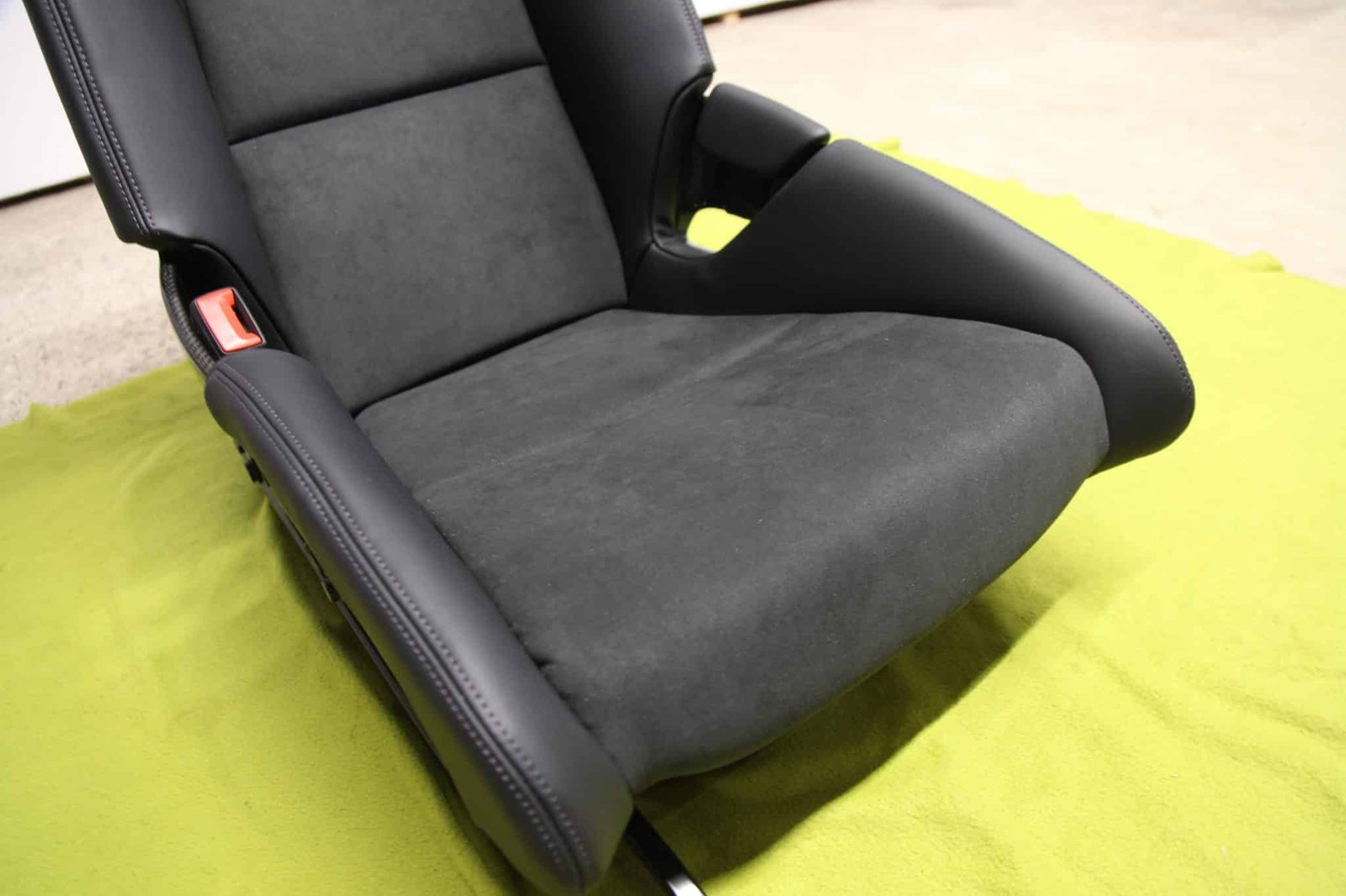 Porsche 992 Bucket Seats - Image 5