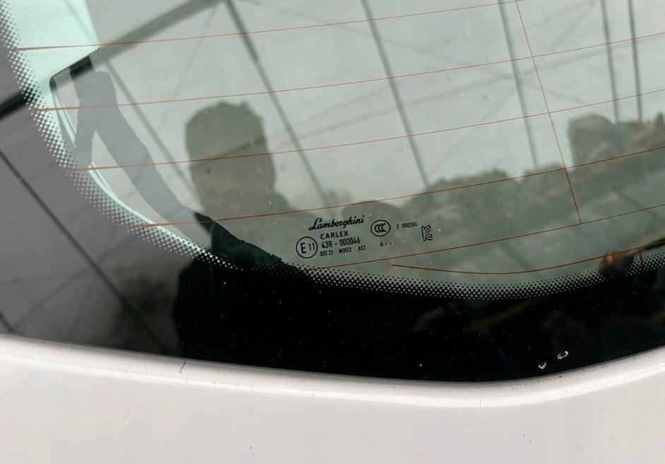 Lamborghini Urus Facelift 2024 Tailgate - Image 2