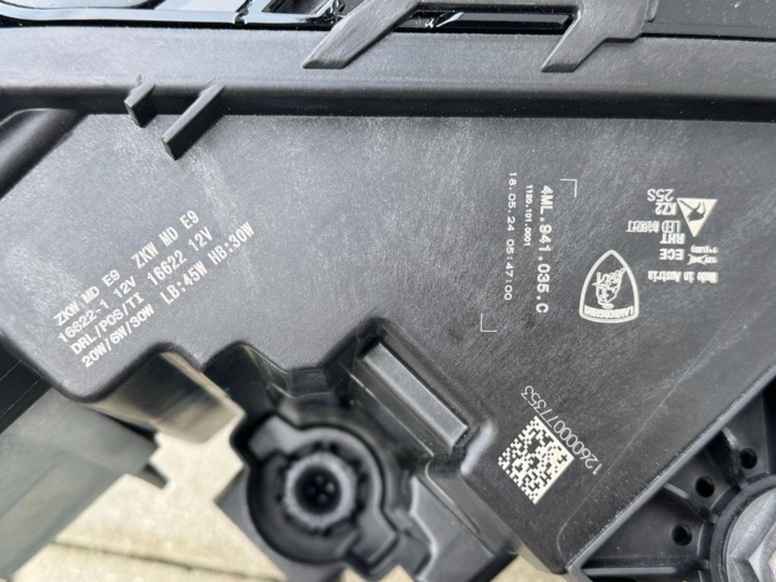 Lamborghini Urus Headlights - Image 6