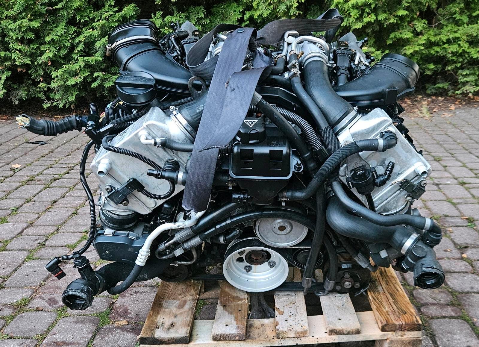 BMW N63B44A 4.4-liter V8 engine