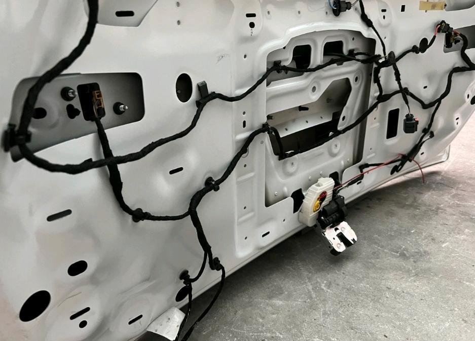 Lamborghini Urus Facelift 2024 Tailgate - Image 3