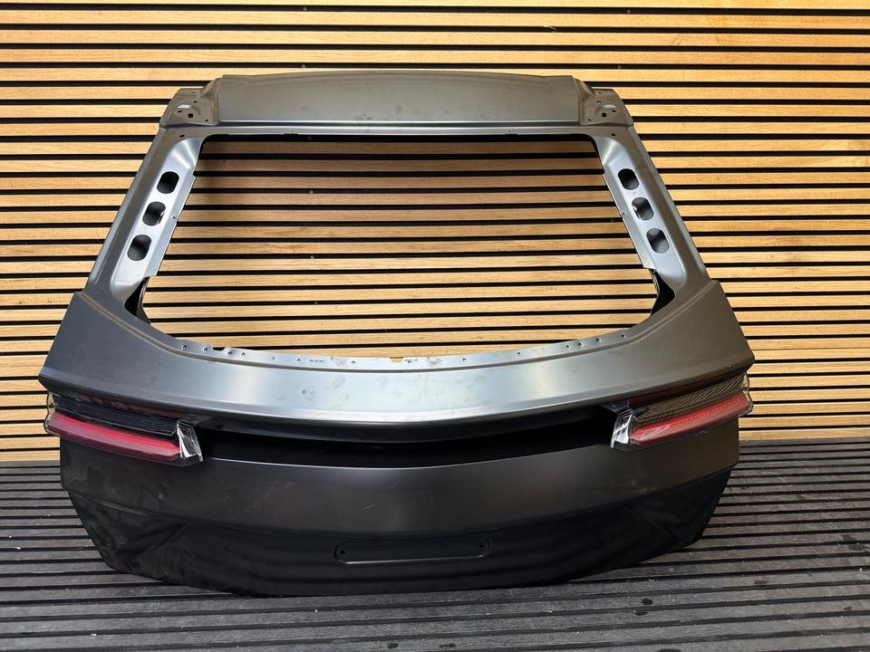 Lamborghini Urus Tailgate - Image 4