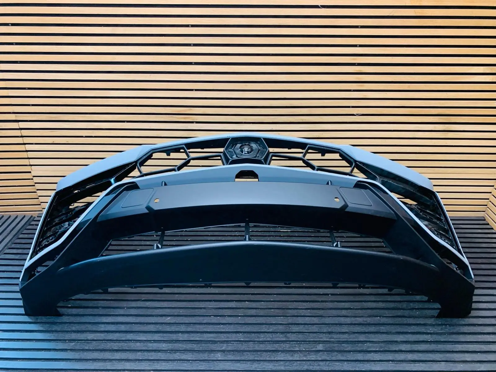 Lamborghini Urus Front Bumper – OEM Replacement (Part Number: 4ML807437) - Image 11