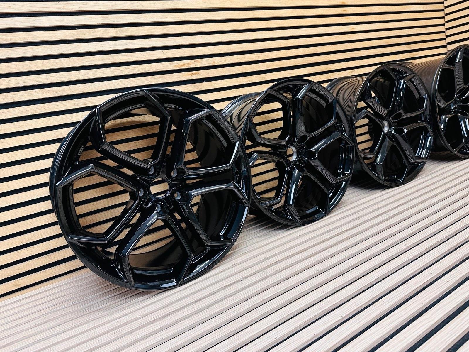 Lamborghini Aventador Alloy Wheel Set - Image 3