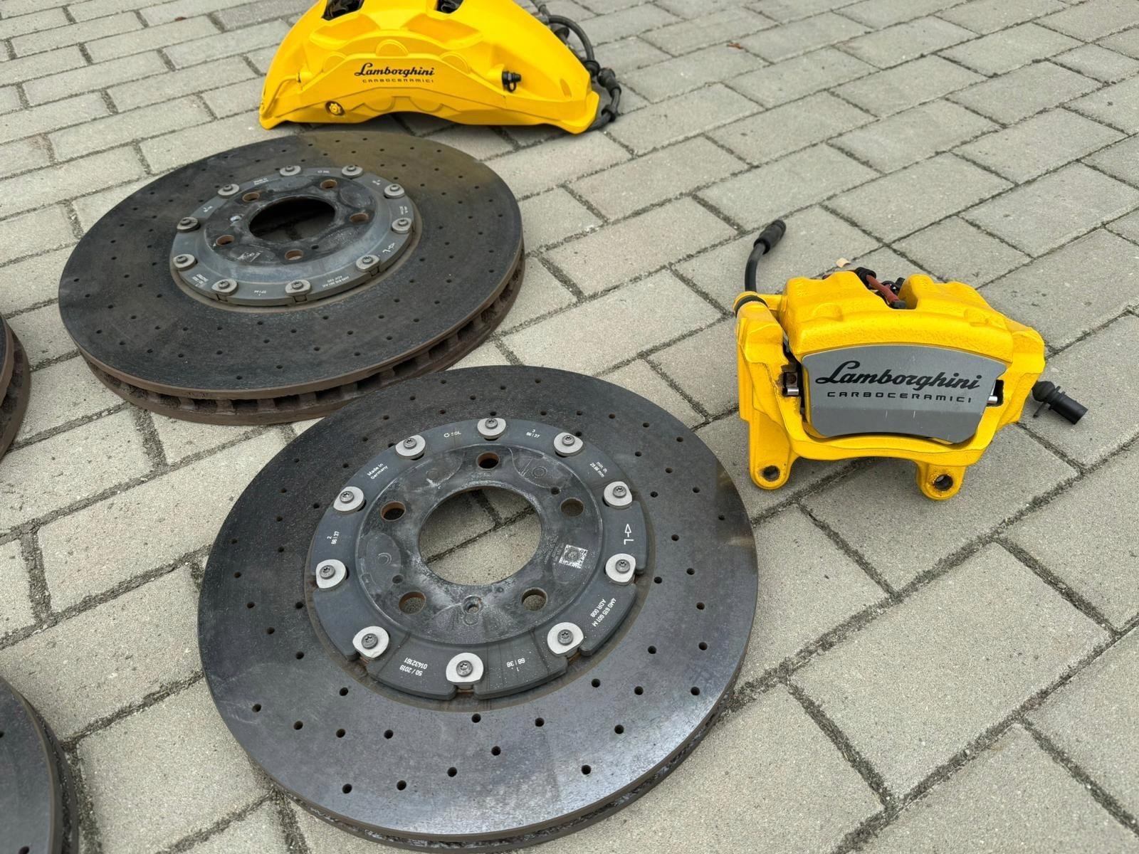 Lamborghini Urus Ceramic Brake System - Image 9