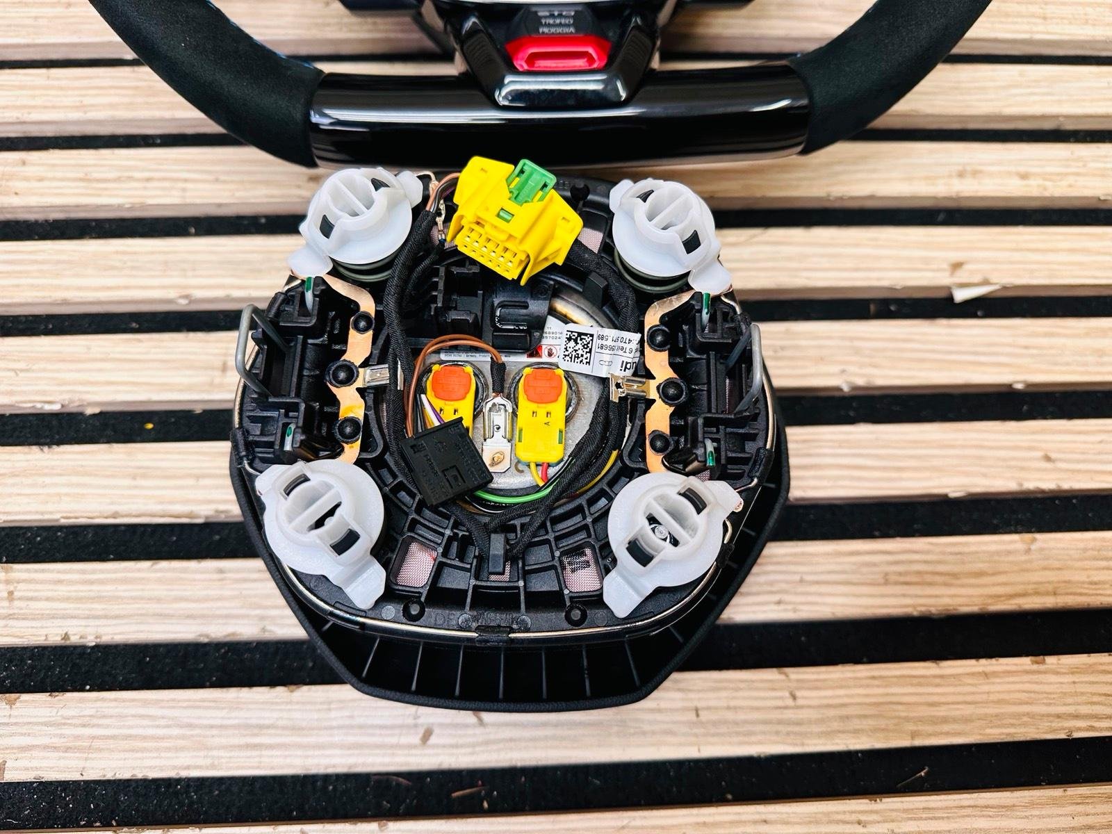 Lamborghini Huracán STO Steering Wheel - Image 7