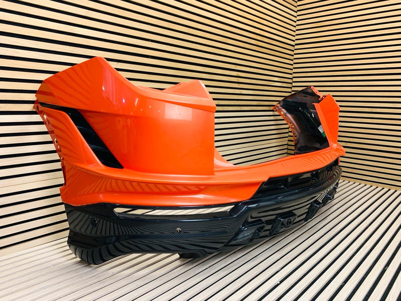 Lamborghini Urus Performante Rear Bumper Carbon Diffuser - Image 4