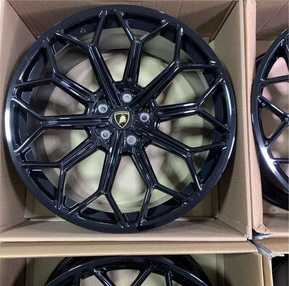 Lamborghini Urus 22-inch rims - Image 4