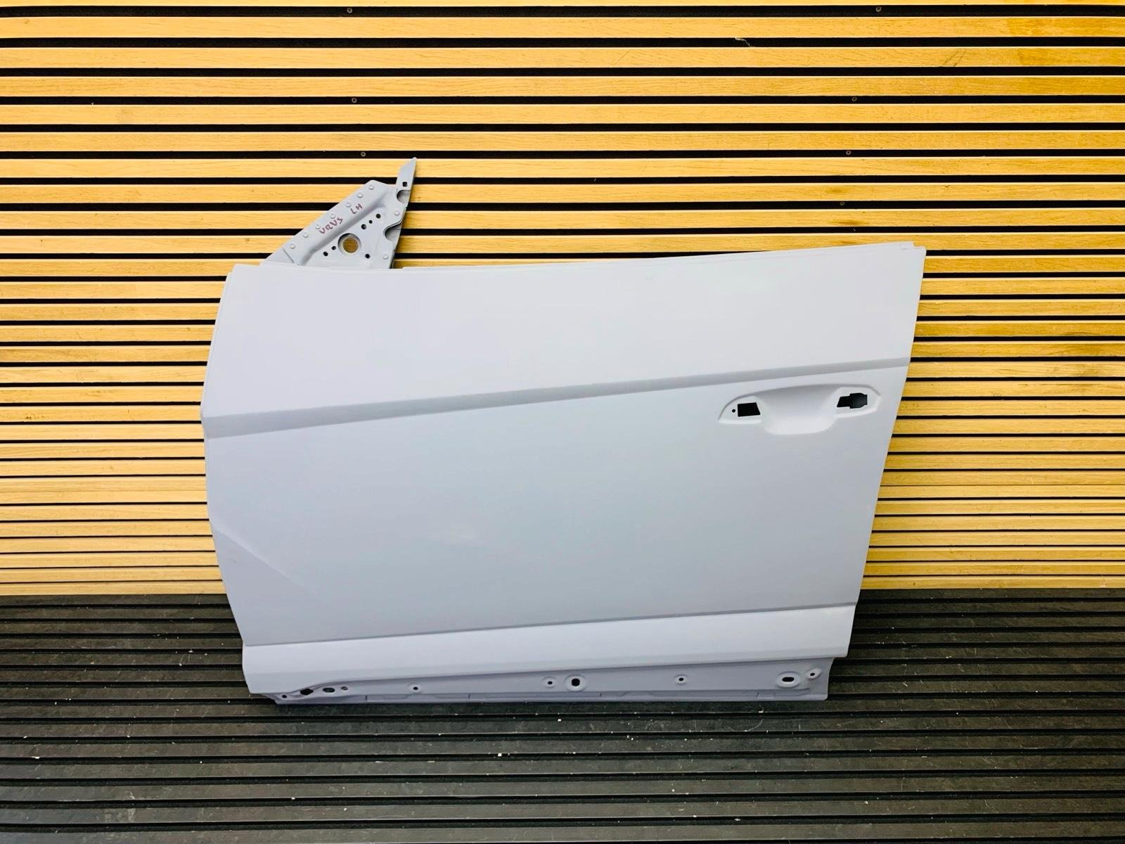 Lamborghini Urus Front Left Door - Image 11