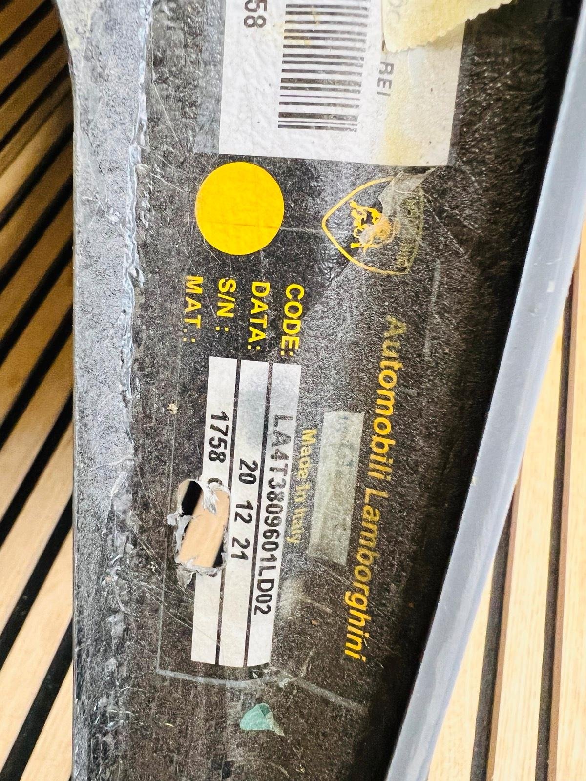 Lamborghini Huracán STO Sidewall Fender Carbon - Image 3