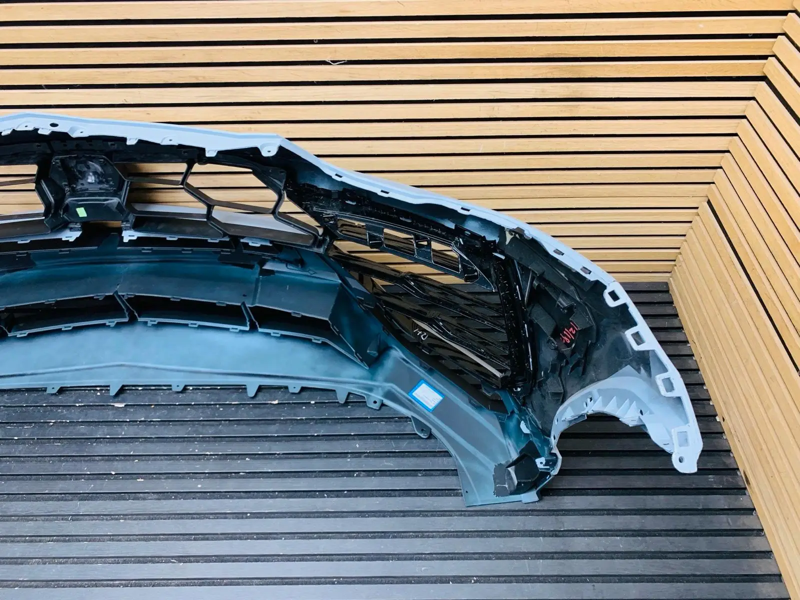 Lamborghini Urus Front Bumper – OEM Replacement (Part Number: 4ML807437) - Image 6