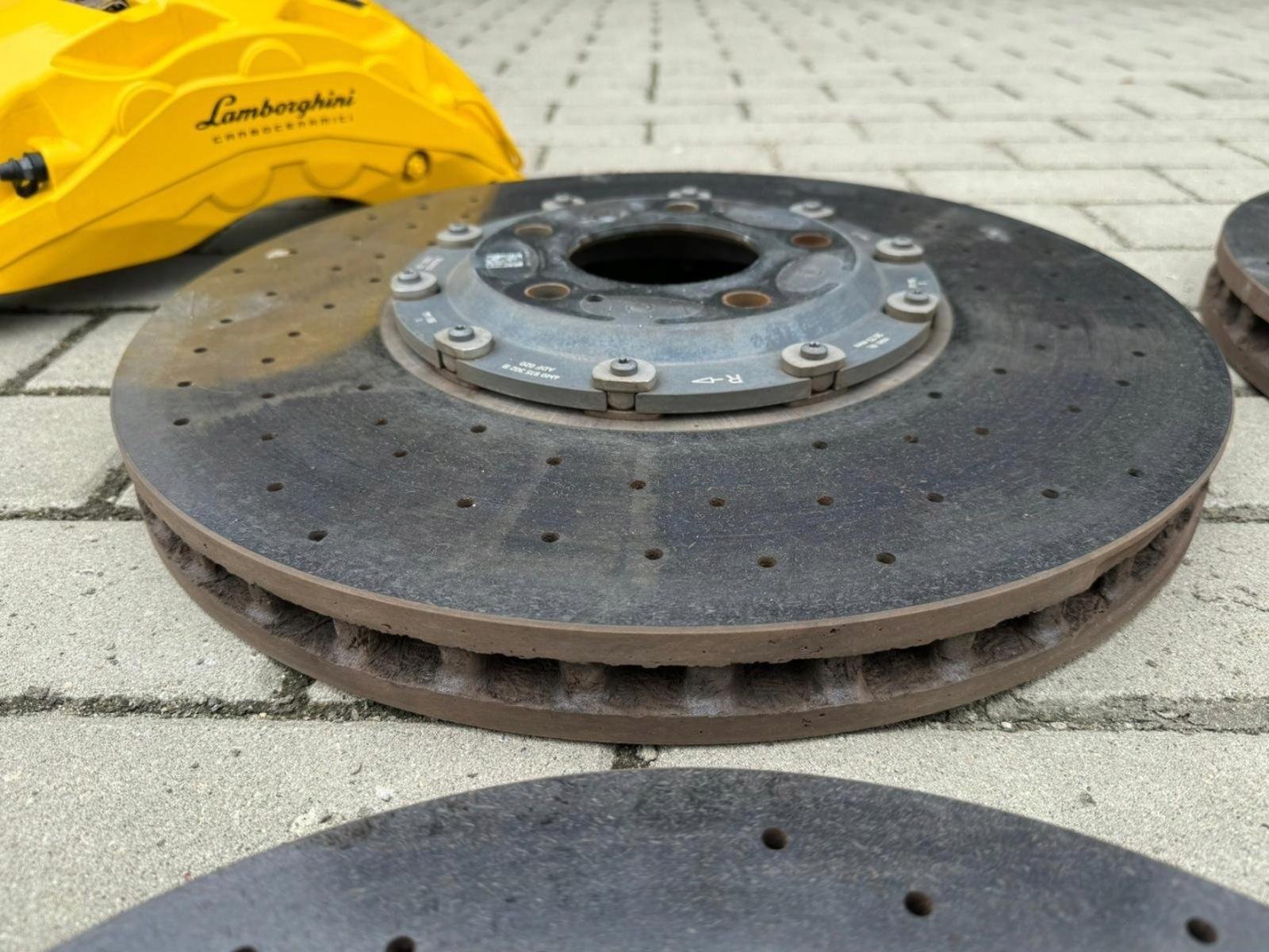 Lamborghini Urus Ceramic Brake System - Image 16