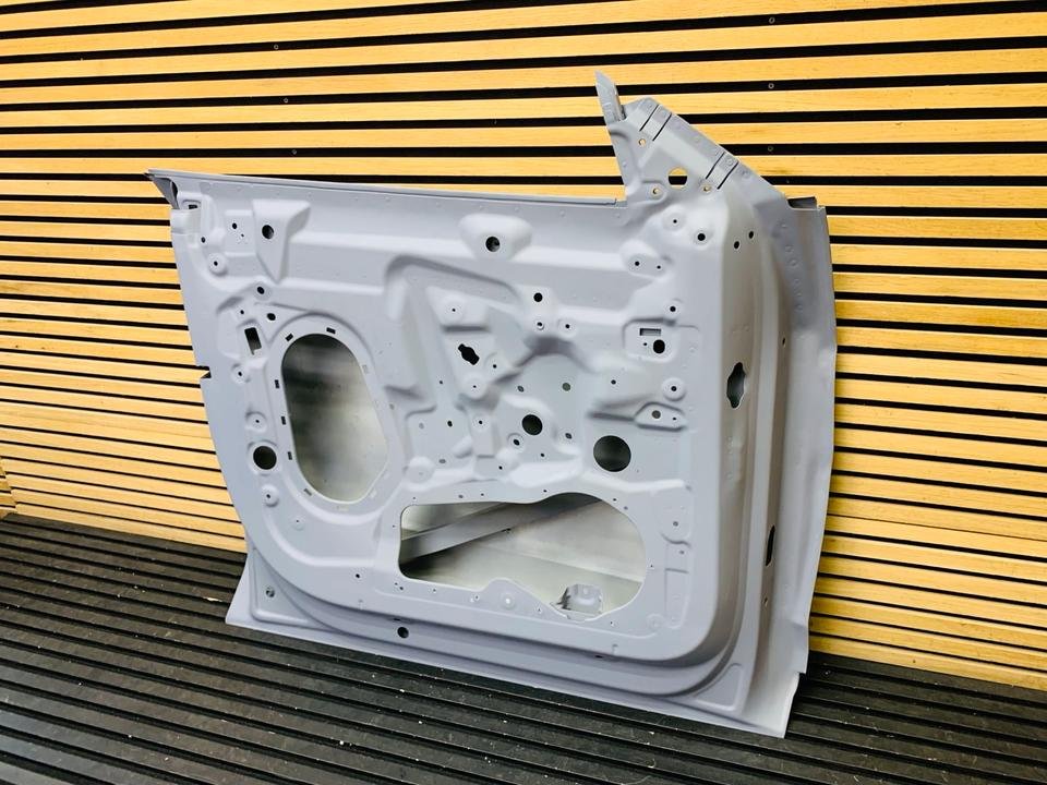 Lamborghini Urus Front Left Door - Image 4