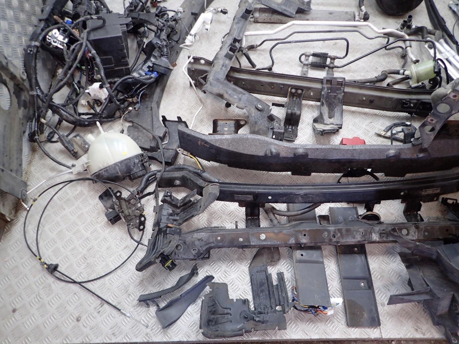 Mercedes X350 / X470 Complete Front Body Kit - Image 6